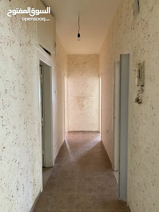 شقة طابقية مميزة للايجار / جبل النزهة