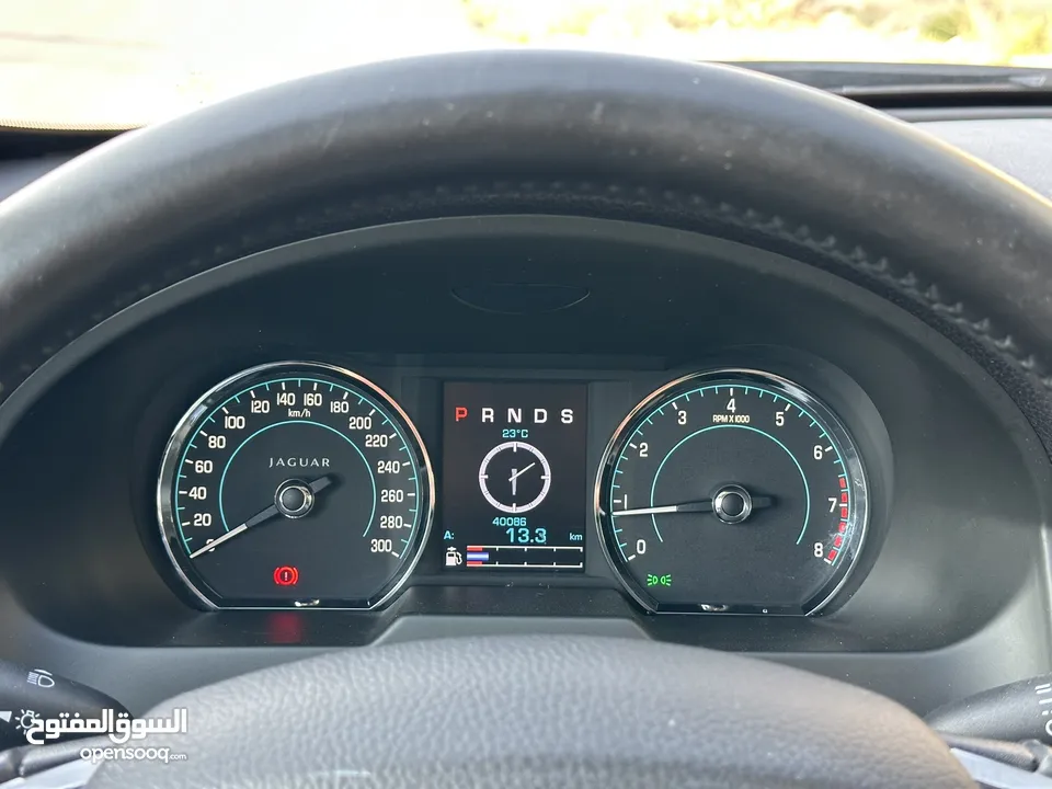JAGUAR XF 2013 Full loaded (مخزنة) وارد الوكالة وصيانة الوكالة قاطعة مسافة 40 الف كم