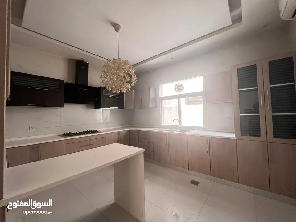 $$Villa for rent in Al Mowaihat, close to schools and the Saudi German Hospital$$