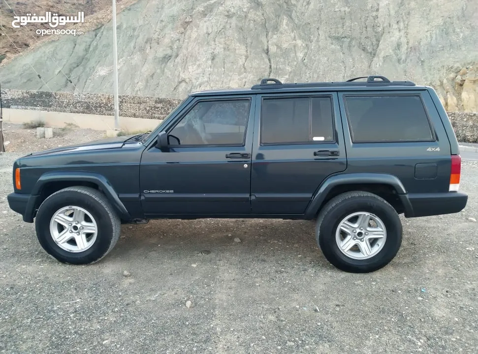 JEEP CHEROKEE XJ 2001