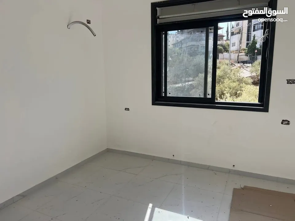 استوديو  للبيع في سطح مرحبا