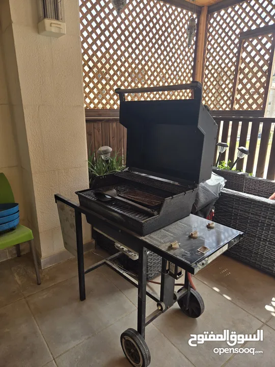 مشوى ( Grill ) غاز أمريكي أصلي ( ويبر ) للبيع بداعي السفر