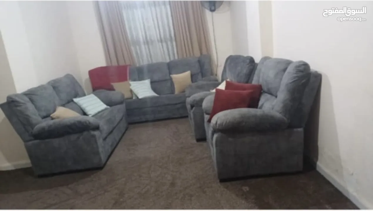 طقم كنب دب 7 مقاعد بحاله جيده للبيع