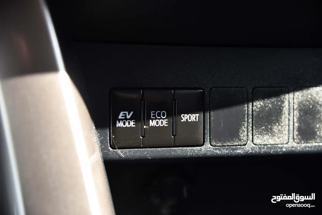 تويوتا راف فور هايبرد Toyota RAV4 Hybrid XLE 2016