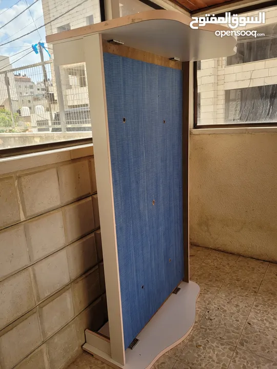 تخت مستعمل بحالة جيدة