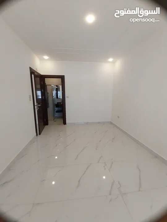 الجندويل  اخير مع روف 131م وتراس واسع