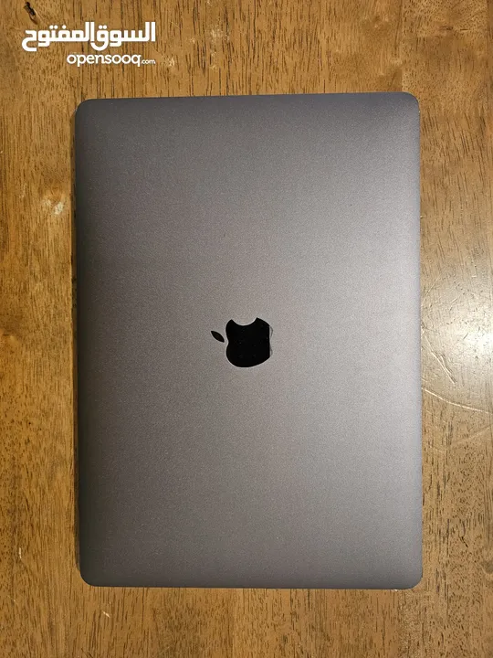 MacBook Pro A1706 ( Laptop Computer  PC )