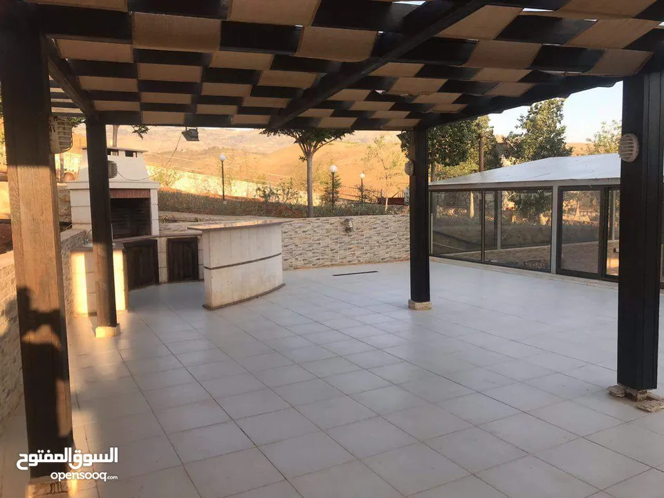للبيع شاليه السلط حوض الخيمه التحته مساحة الارض4 دونم مساحة البناء 280 مع بركة سباحه السعر 140الف