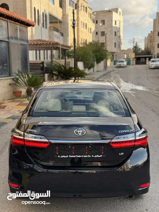 Toyota Corolla 2018  وارد وكفالة المركزية فل كامل اعلى صنف