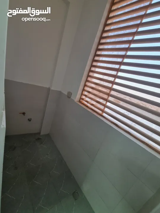 شقه في المعبيله الجنوبيه خلف مسقط مول ، flat for rent behind Muscat mall