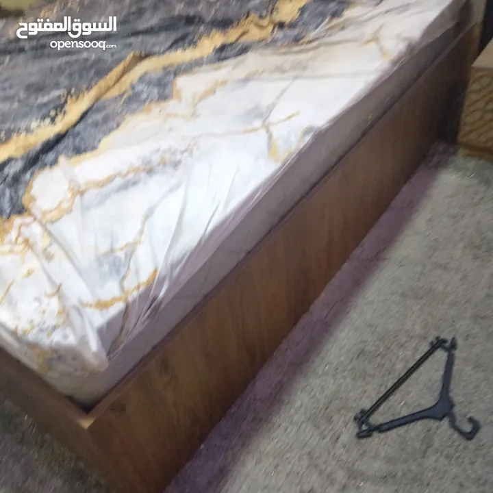 غرفة نوم تركي جديده الغرفه استعمال خفيف جدا حاله الوكاله