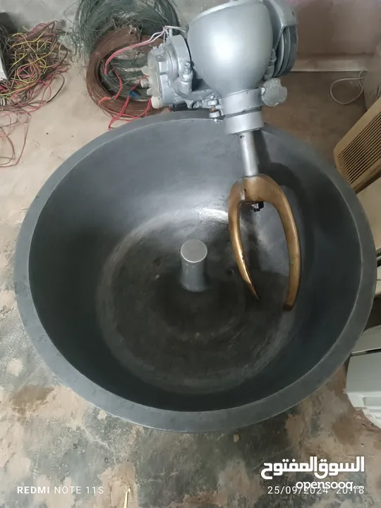 maida mixer is very good condition