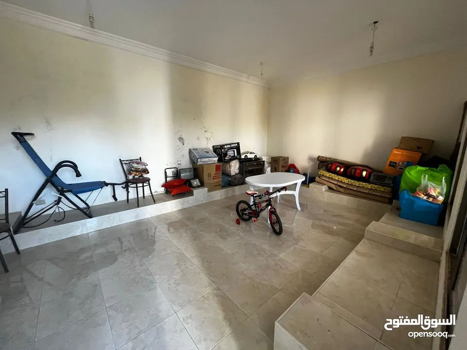 فيــلا مميزة للبيع –  طريق المطار  - خلف مدارس الشويفات