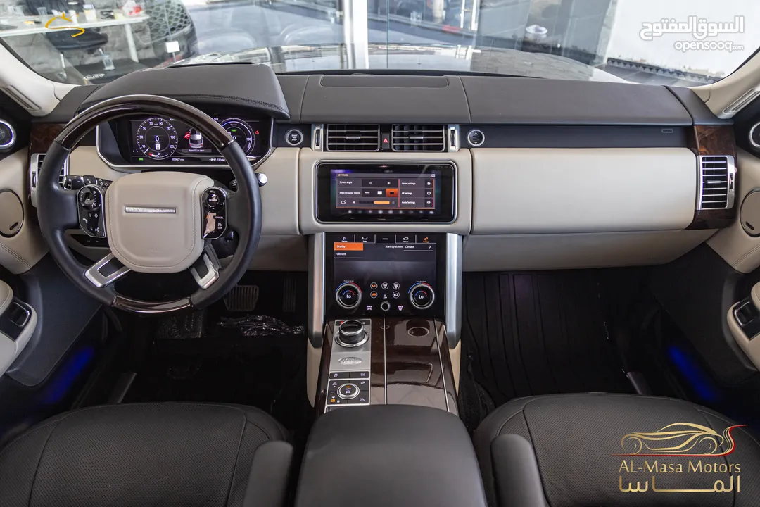Range Rover Vogue Hse 2020 Plug in hybrid   السيارة بحالة الوكالة و قطعت مسافة 50,000 ميل فقط