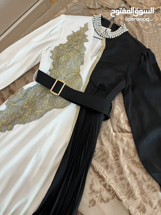 فستان ابيض و اسود ملبوس مره وحده بجنن عاللبس  بلبس لوزن 70 كيلو