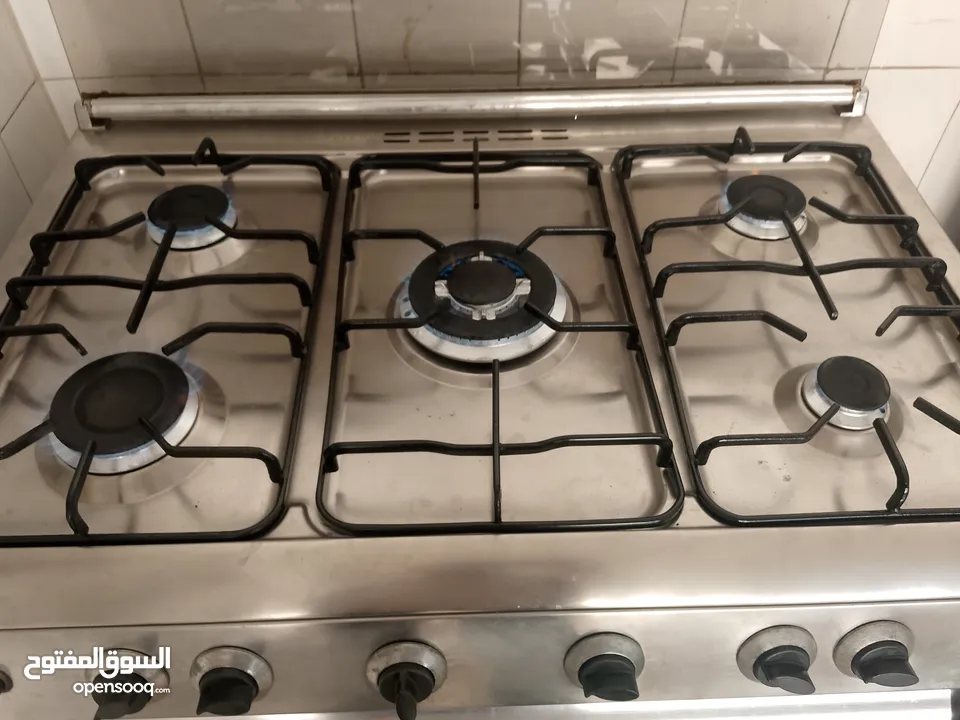 غاز 5عيون نحاس نظام 7مفاتيح بشتغل شواية وفرن مع بعض حجم80×60 فل ستانليس ستيل   موجود بالبقعة وعالفحص