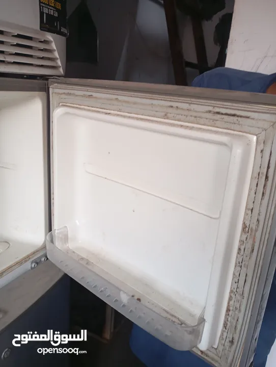 LG fridge good condition good cooling