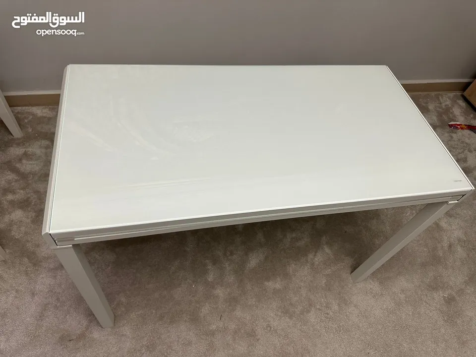 Abyat" Comfy Dining Table طاوله طعام عصريه من ابيات, Original Price 75 kd,  but now 50 kd only - Opensooq
