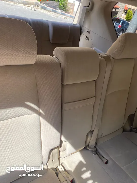 سيارة تويوتا برادو عائلية بامتياز 7 مقاعد للبيع