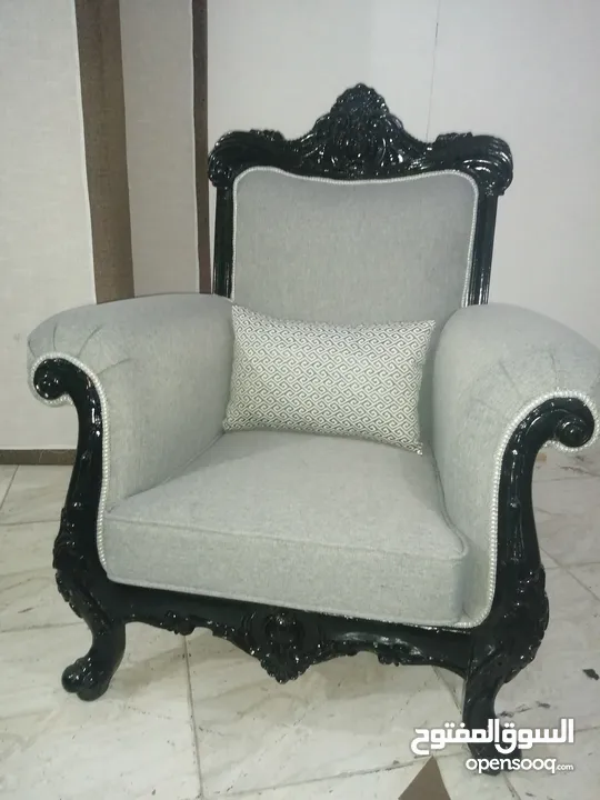 تنجيد جميع انواع الكنب والجلسات العربيه والخليجيه  وصيانه الكنب داخل المنزل
