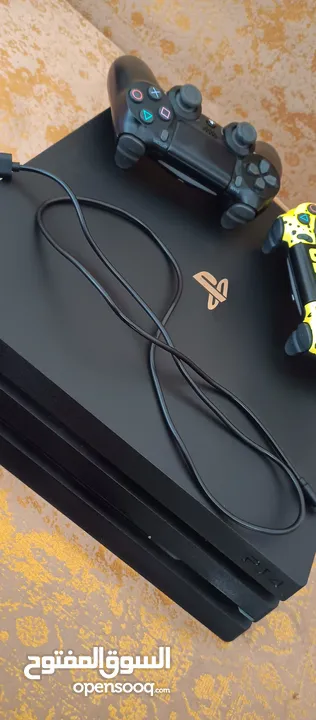 ps4 pro  شبه جديد مفتوح الا اسبوعين