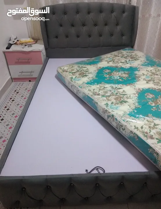 سرير مفرد و نص تفصيل مع فرشه لون فيراني جديد لم يستخدم