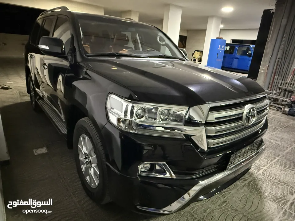 Toyota Land Cruiser V8 2018 وارد و صيانة الوكيل المركزيه