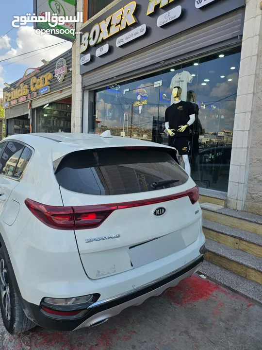 جيب سبورتاج 1600 بنزين  جيب جديد وكاله  ماشي 35 الف كيلو  عداد اصلي  فل اضافات من عدا فتحه