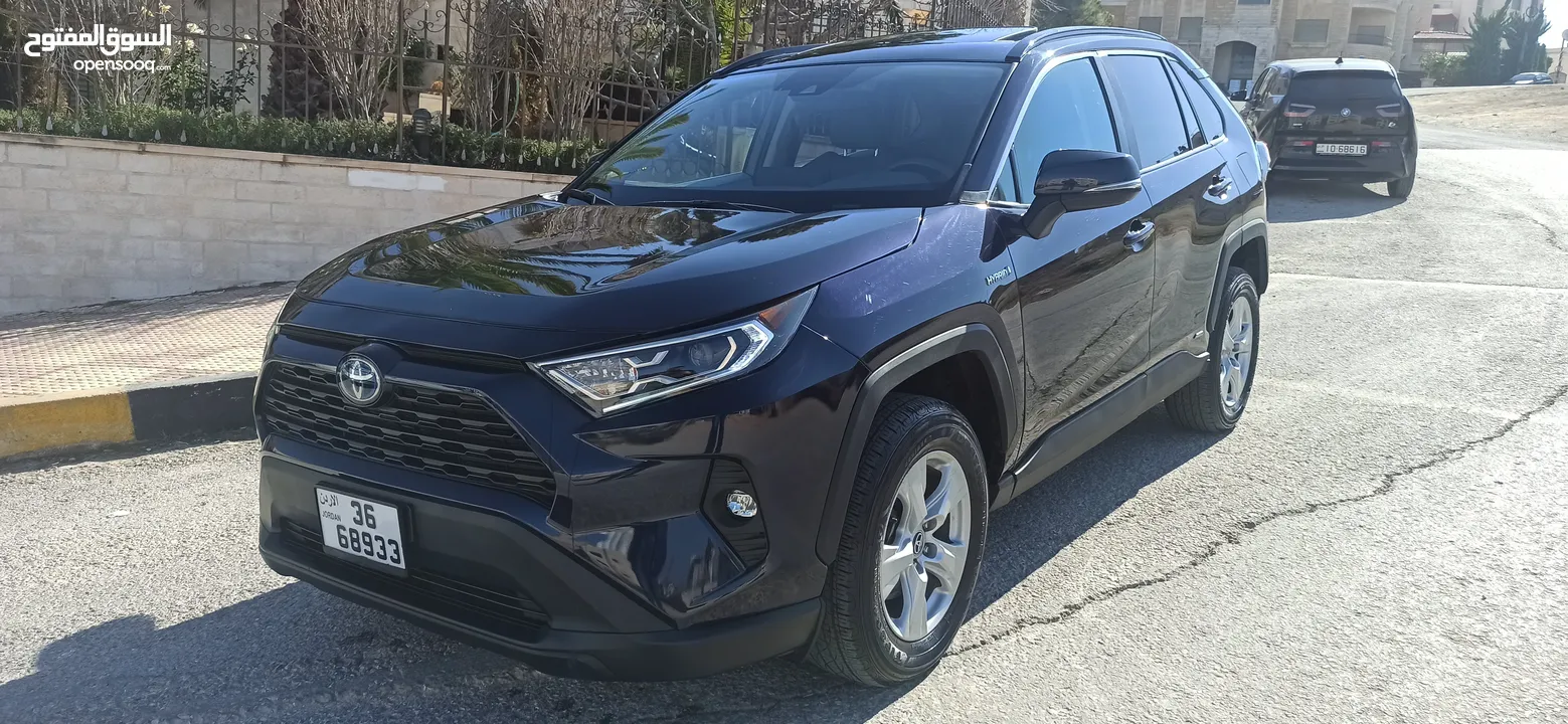 تويوتا Rav4 موديل 2020 صنف XLE فتحة بالسقف