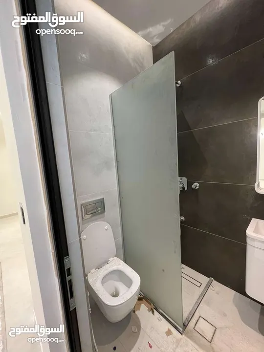 اعمال زجاج وسكريت