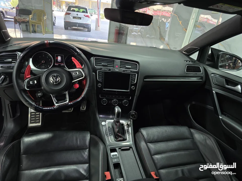 Golf gti  وارد الماني مش خليجي  ترخيص 2016 فل الفل