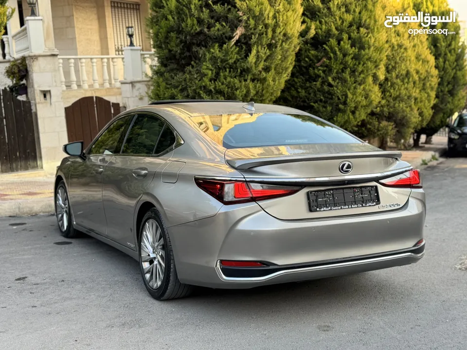 LEXUS ES300 2020 بحالة الوكالة