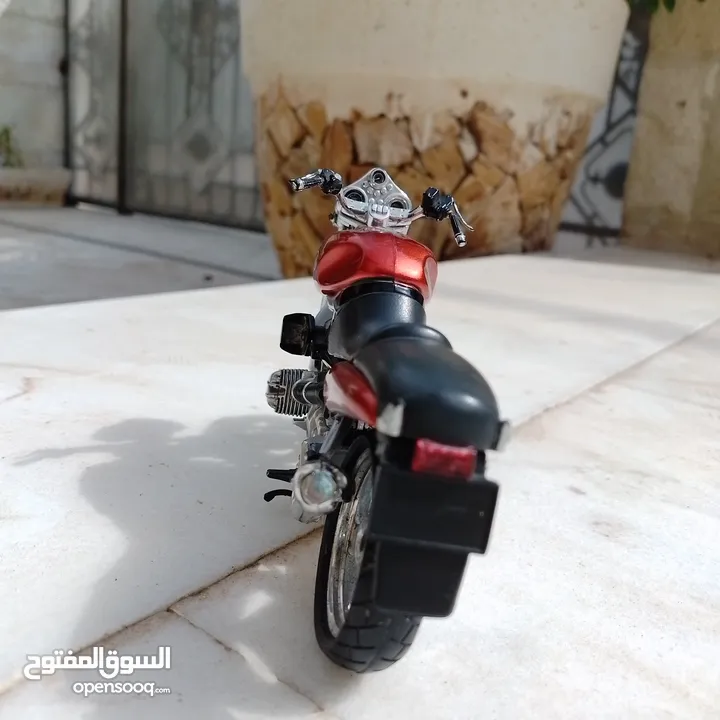 مجسم لعبة ماتور BMW