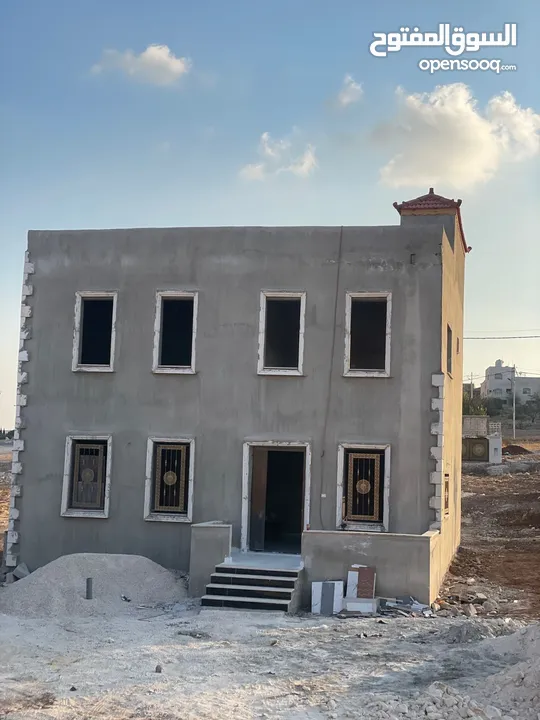 بيت طابقين نظام دوبلكس للبيع منطقة العبدليه