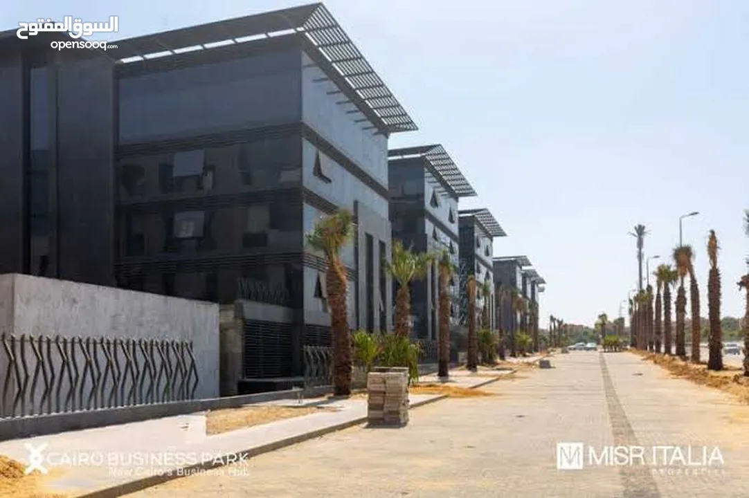 مكتب للايجار في cairo business park اميز مناطق التجمع الخامس جانب مكتب النائب العام