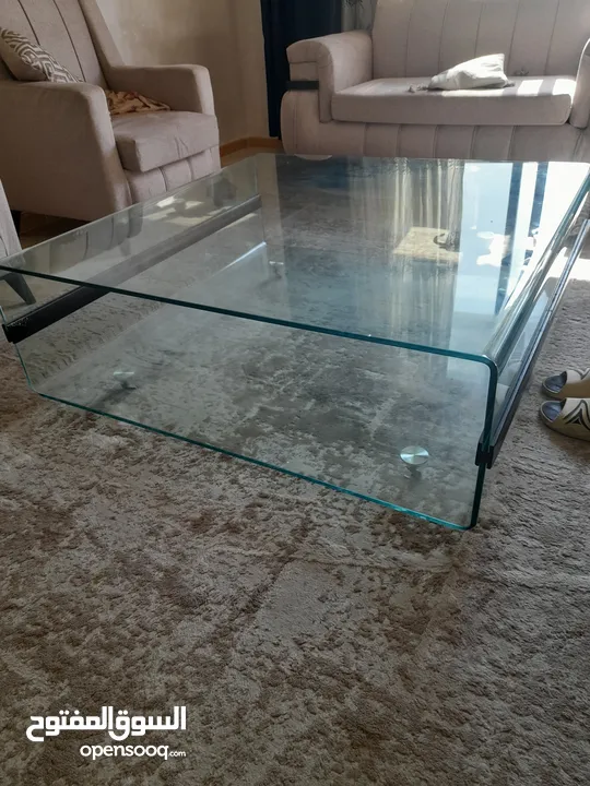 طاوله سيكوريت حجم كبير استعمال بسيط