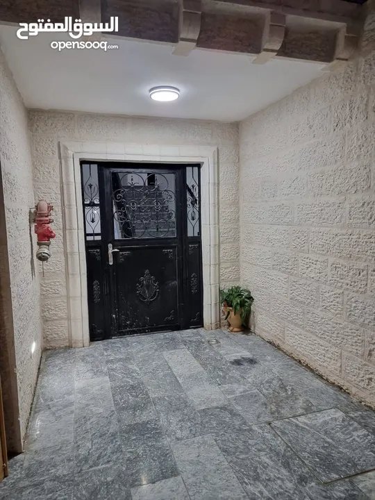 شقة سكنية للبيع مساحة 150 متر كوشان طابو سلطة ثلاث غرف نوم/ صالون وصالة منفصلين حمام عدد 3 برند