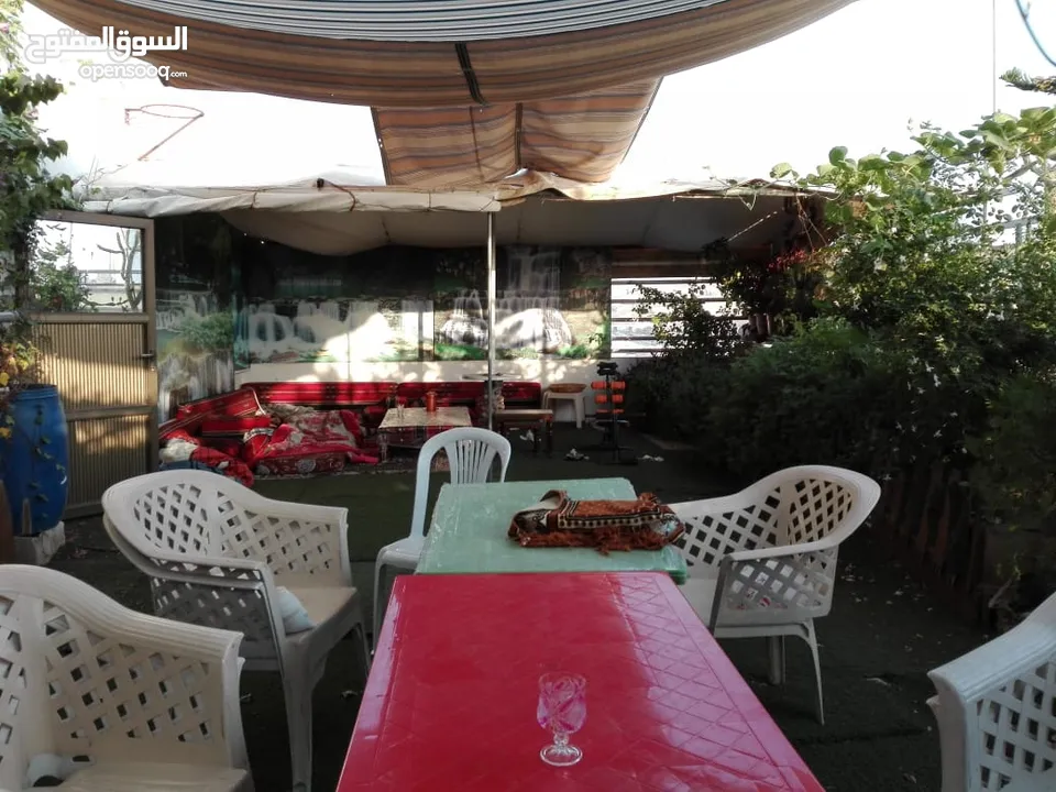 منزل بيت للبيع او للاستثمار مع إمكانية البناء على السطح