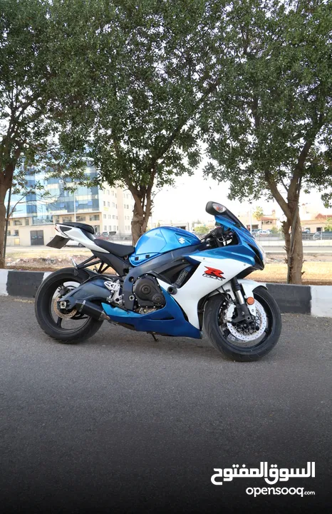 suzuki gsxr600 2011 لا تحتاج لأي صيانة