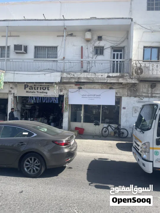 Shop For Rent in Jidhafs Maine Rood no 14  دكان للايجار في جدحفص على الشارع العام 14 في موقع مفتوح