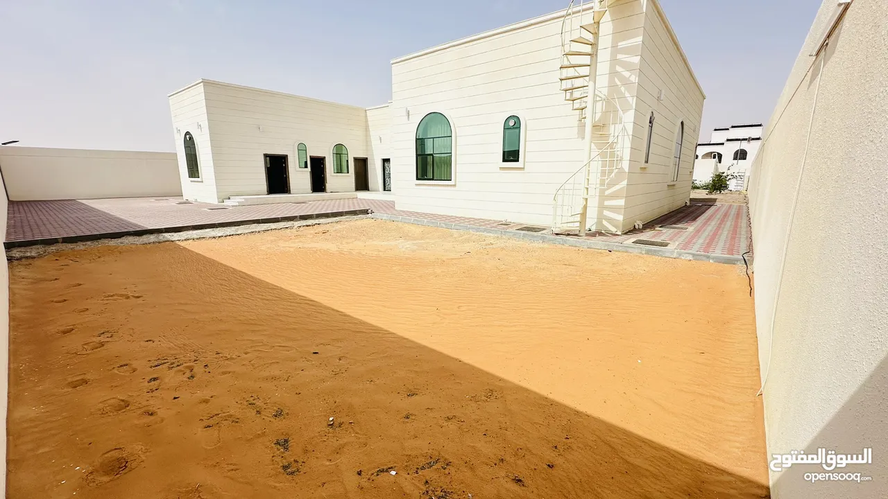 ‎ايجار ڤيلا جديدة ف شعبية الهير ثانى ساكن حوش كبير امامى وحوش كبير خلفى  يوجد بريكنج داخل للسيارة