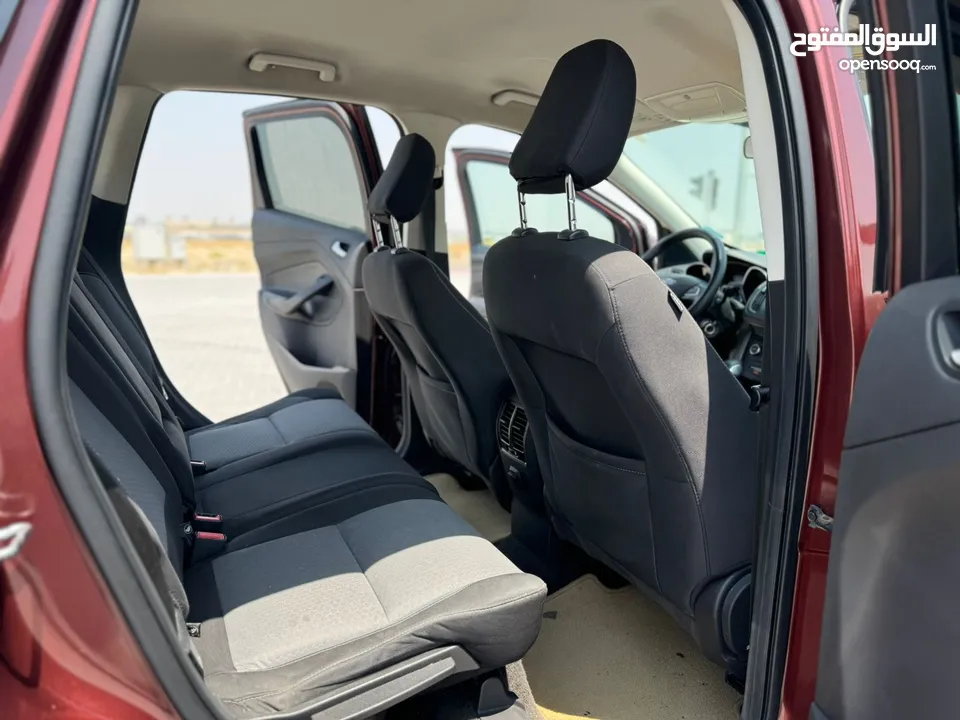 Ford Escape  / 2018 /  v4 perfect condition  / 28000 aed /