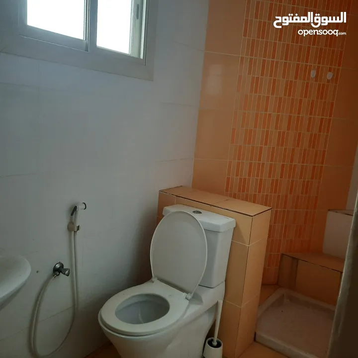 شقه للاجار في الدراز ب 140 غرفتين ، حمامين ،بلكونه ، مطبح Flat f rent diraz 140