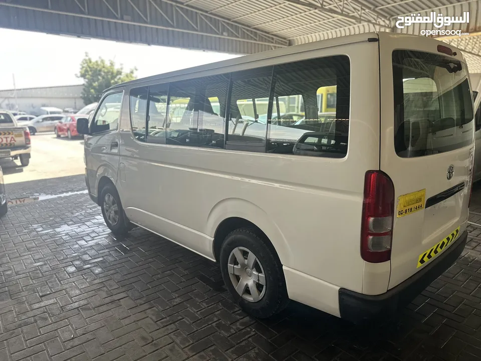 TOYOTA HIACE BUS 2008 13 Seater