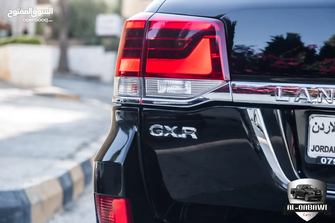 Toyota Land Cruiser 2017 Gx-r V8  السيارة بحالة الوكالة و قطعت مسافة 141,000 كم   اللون : اسود