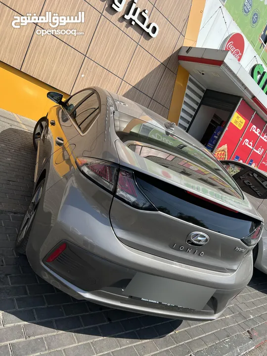 Hyundai Ionic Hybrid  2021