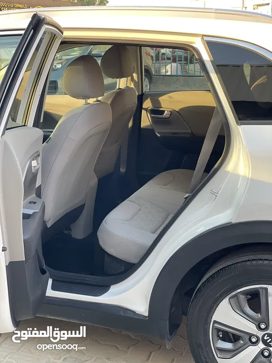 Kia Niro 2018 hybrid Practical and Economical car
