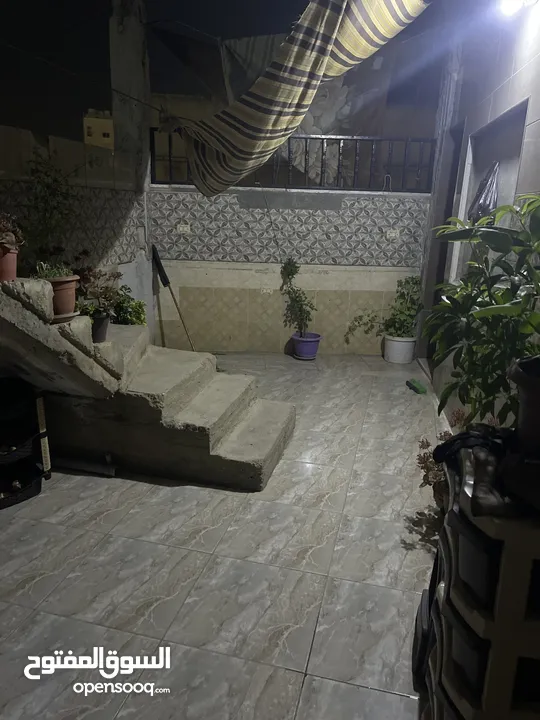 بيت للبيع في جبل النصر قريب ع كل الخدمات وع المدارس البيت تشطيب ديلوكس