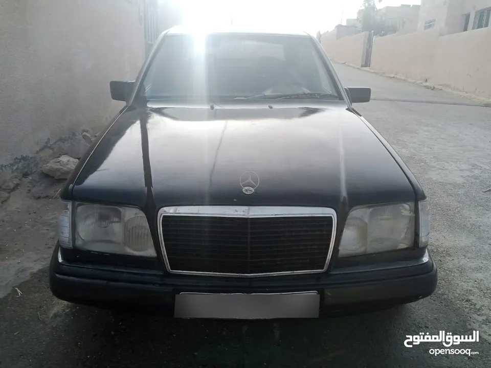 للبيع سيارة مرسيدس موديل 1985