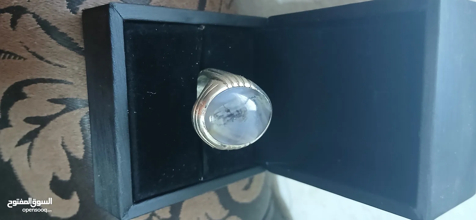 خاتم فضة عيار 1000 وحجر عقيق يماني مصور